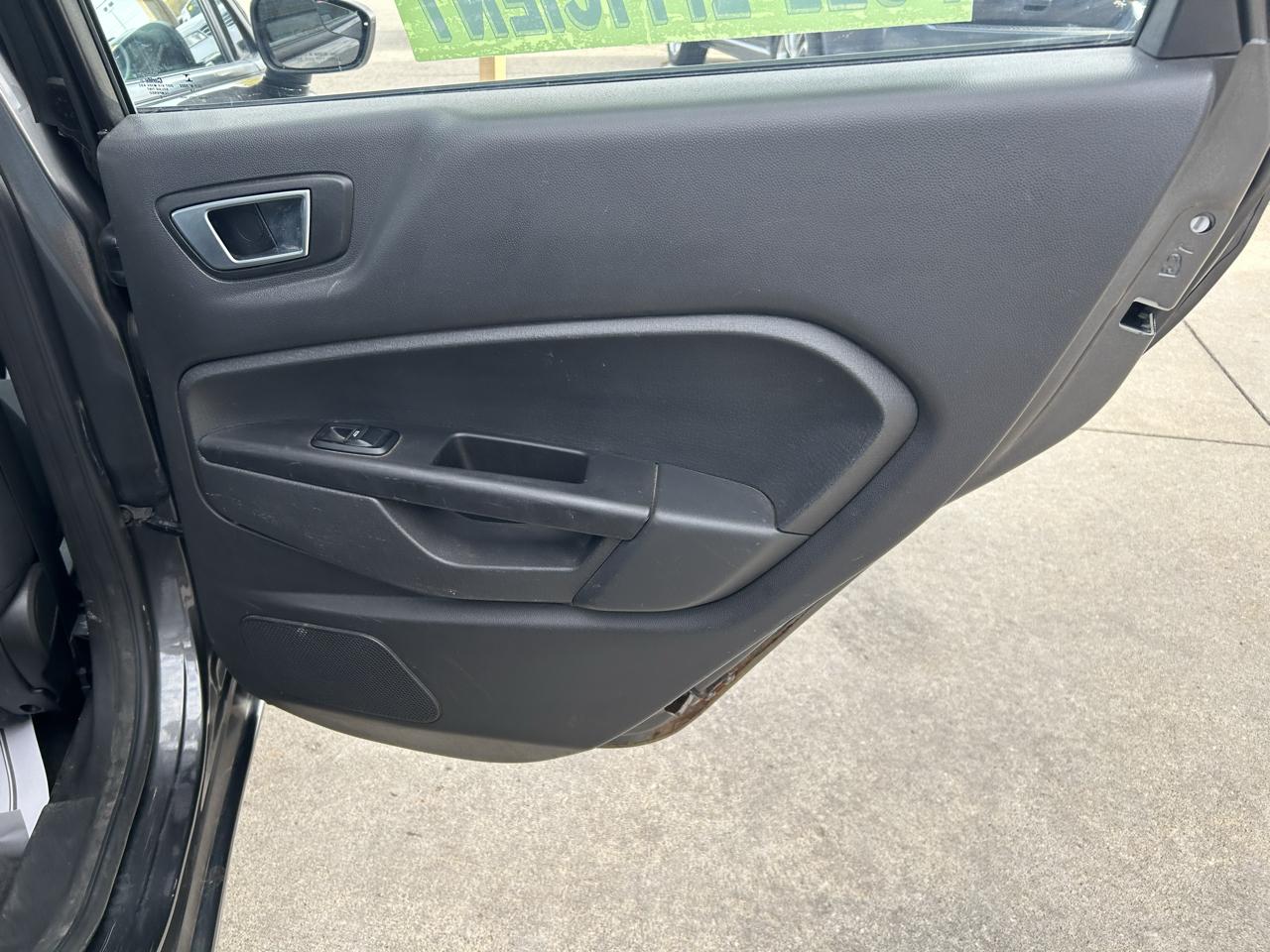Ford Fiesta 5dr HB SE 2016