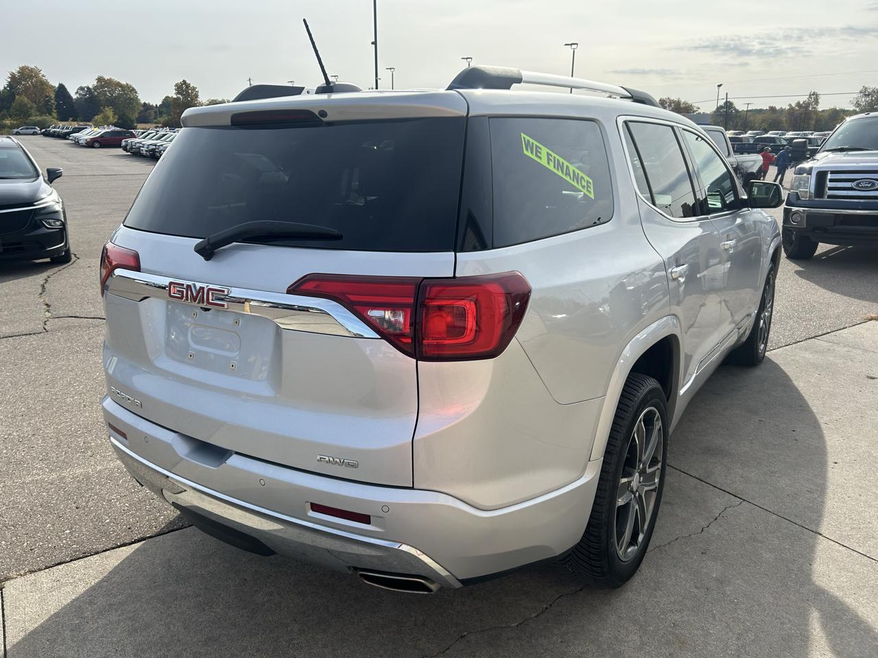 GMC Acadia AWD 4dr Denali 2017