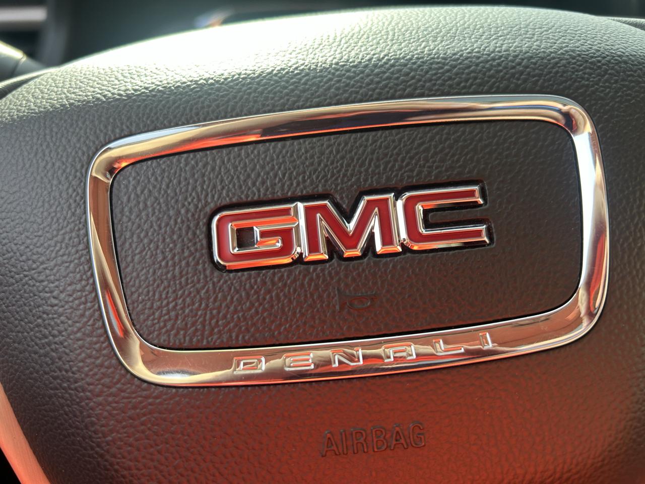GMC Acadia AWD 4dr Denali 2017