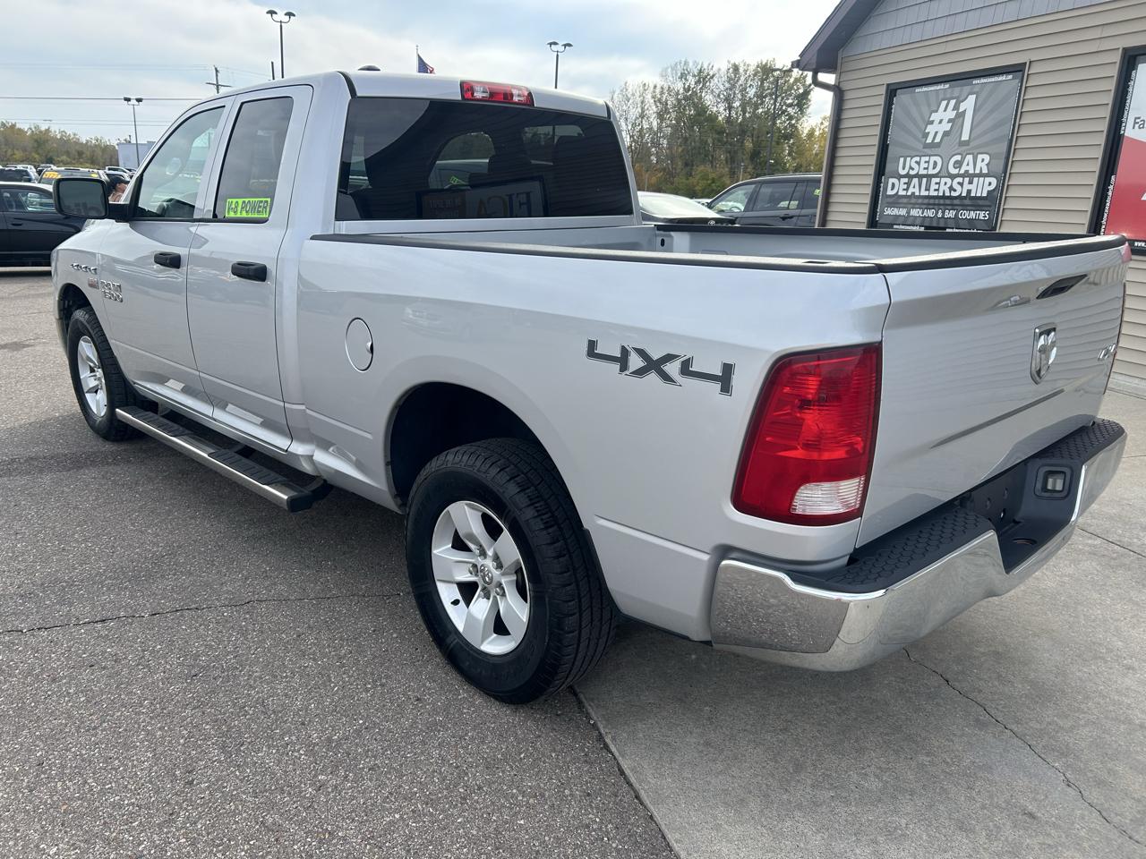 RAM 1500 4WD Quad Cab 140.5" ST 2016