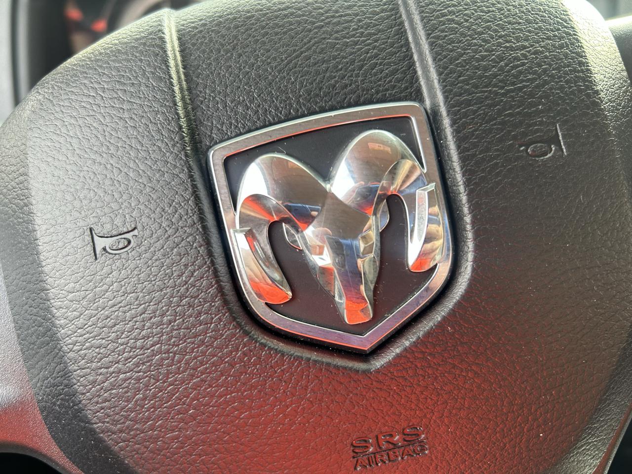 RAM 1500 4WD Quad Cab 140.5" ST 2016