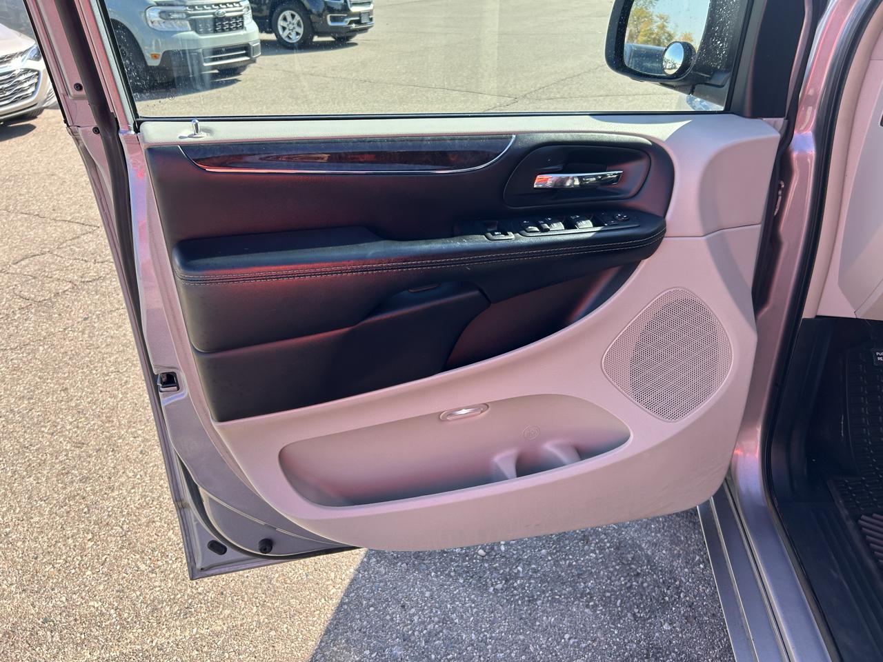Chrysler Town & Country 4dr Wgn Touring 2016