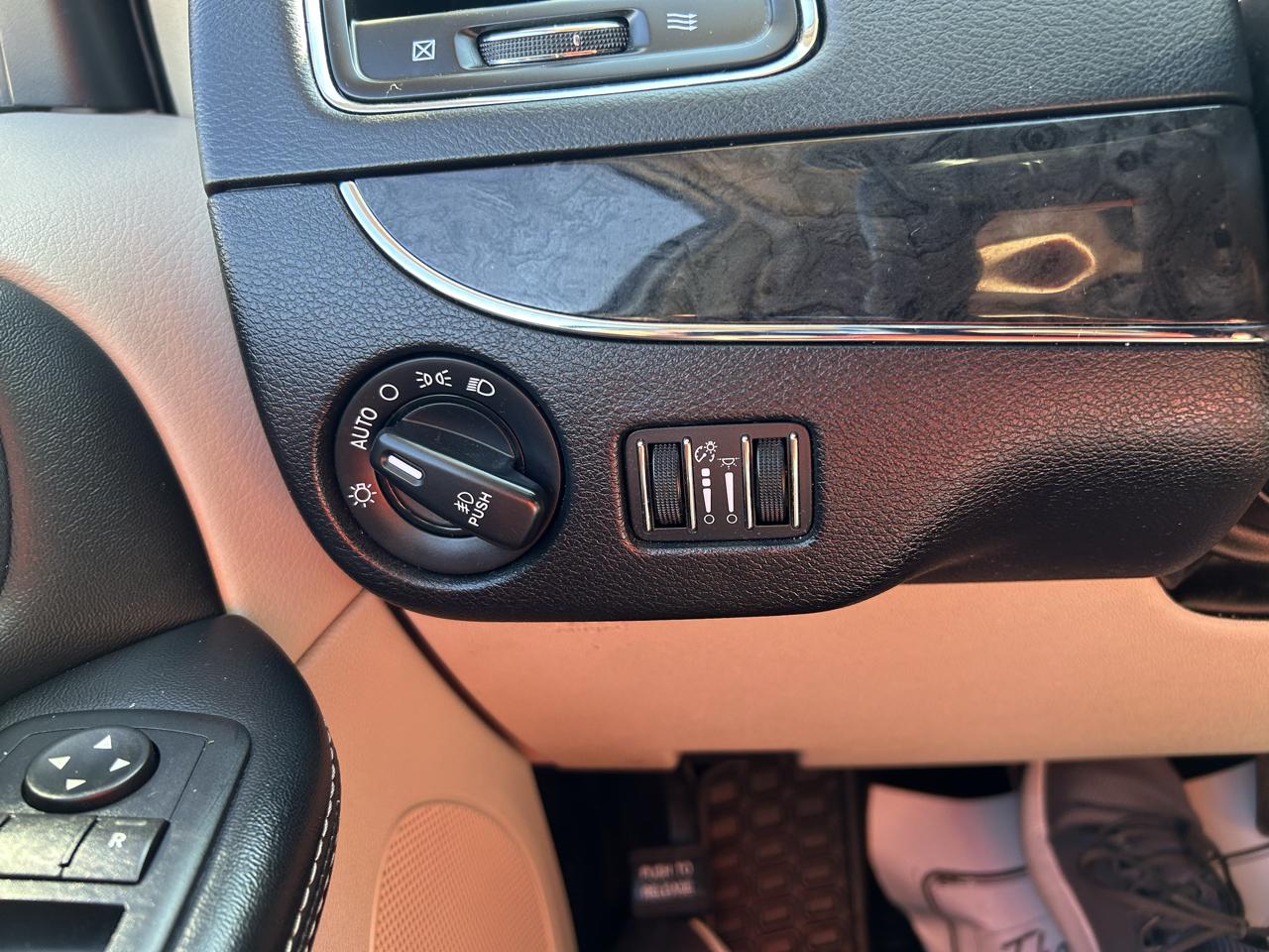 Chrysler Town & Country 4dr Wgn Touring 2016