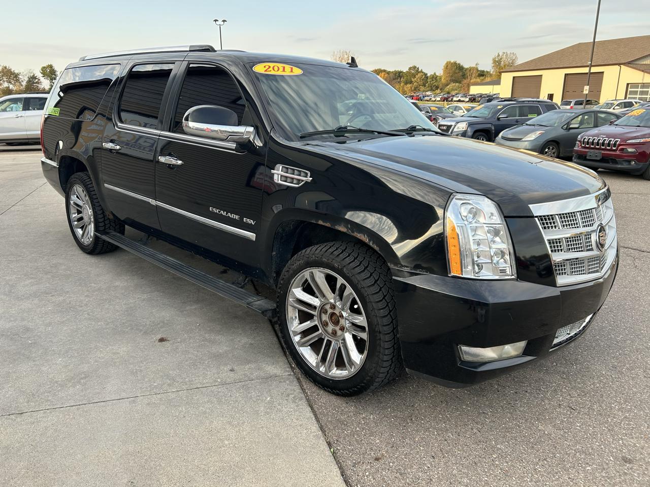 Cadillac Escalade ESV AWD 4dr Platinum Edition 2011