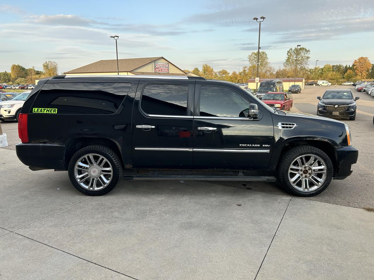 Cadillac Escalade ESV AWD 4dr Platinum Edition 2011