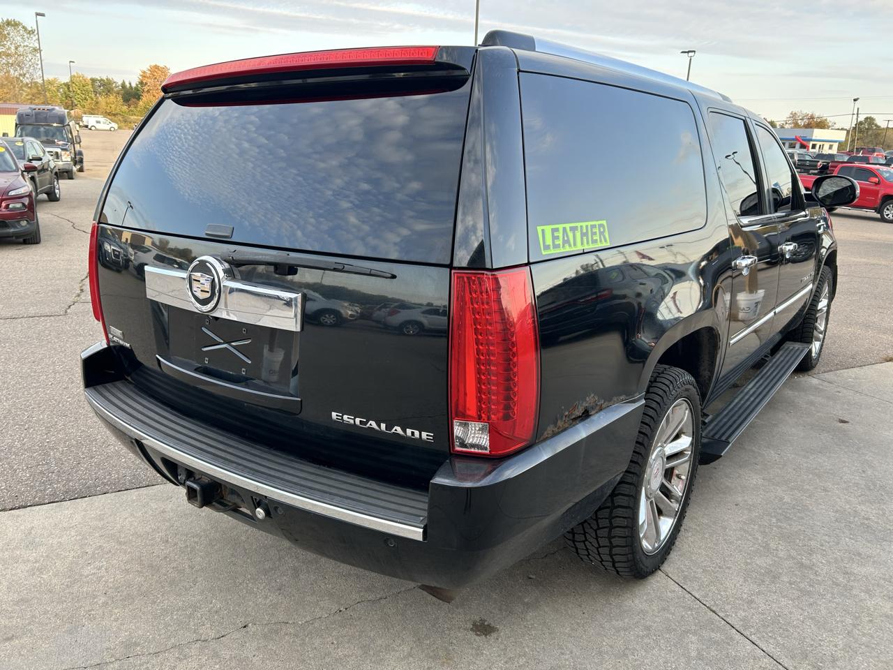 Cadillac Escalade ESV AWD 4dr Platinum Edition 2011