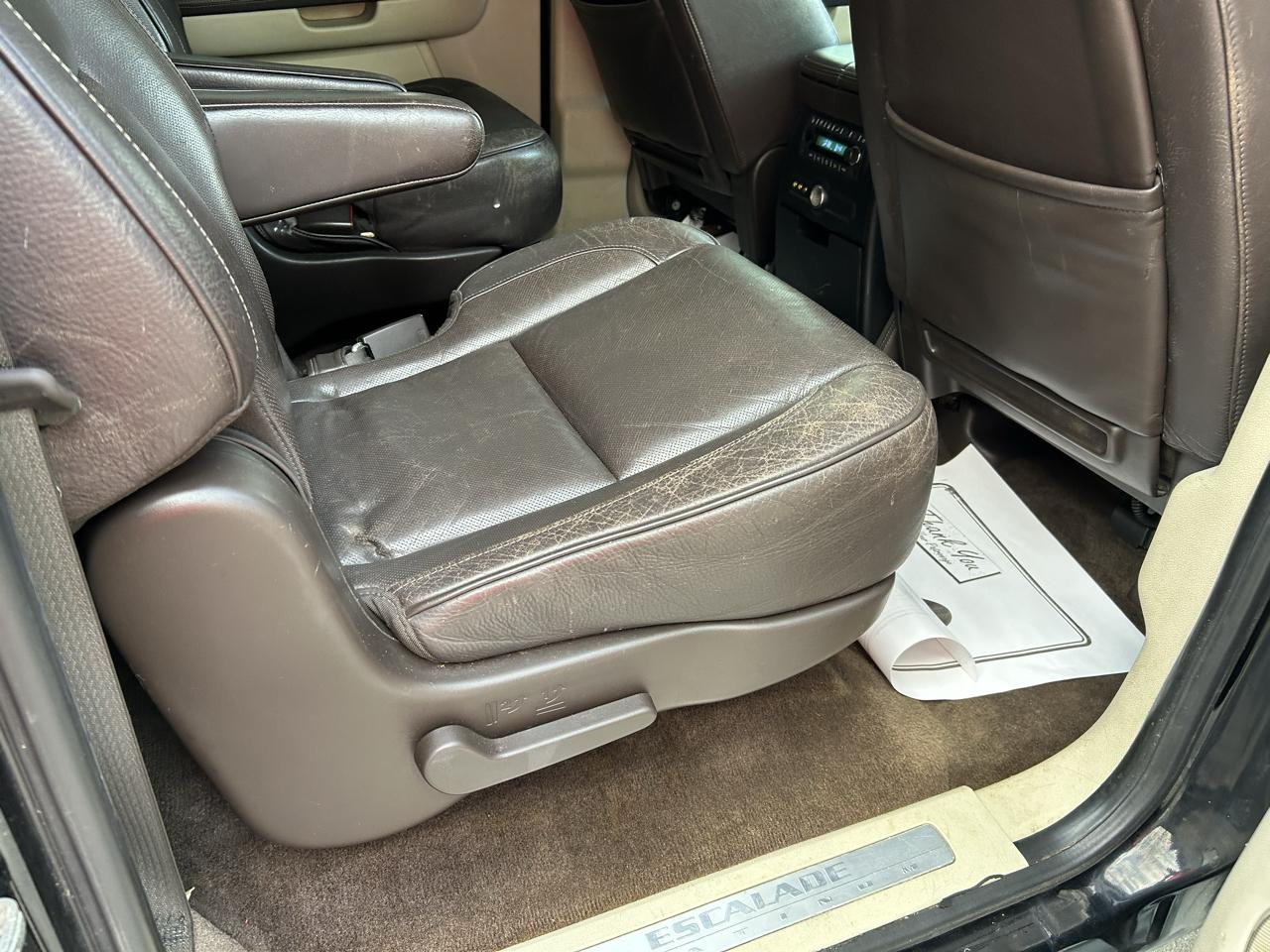 Cadillac Escalade ESV AWD 4dr Platinum Edition 2011