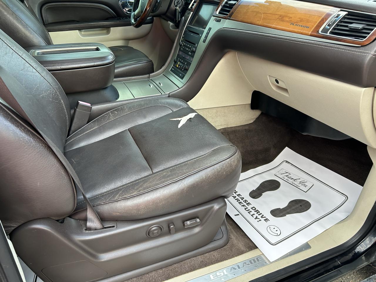 Cadillac Escalade ESV AWD 4dr Platinum Edition 2011