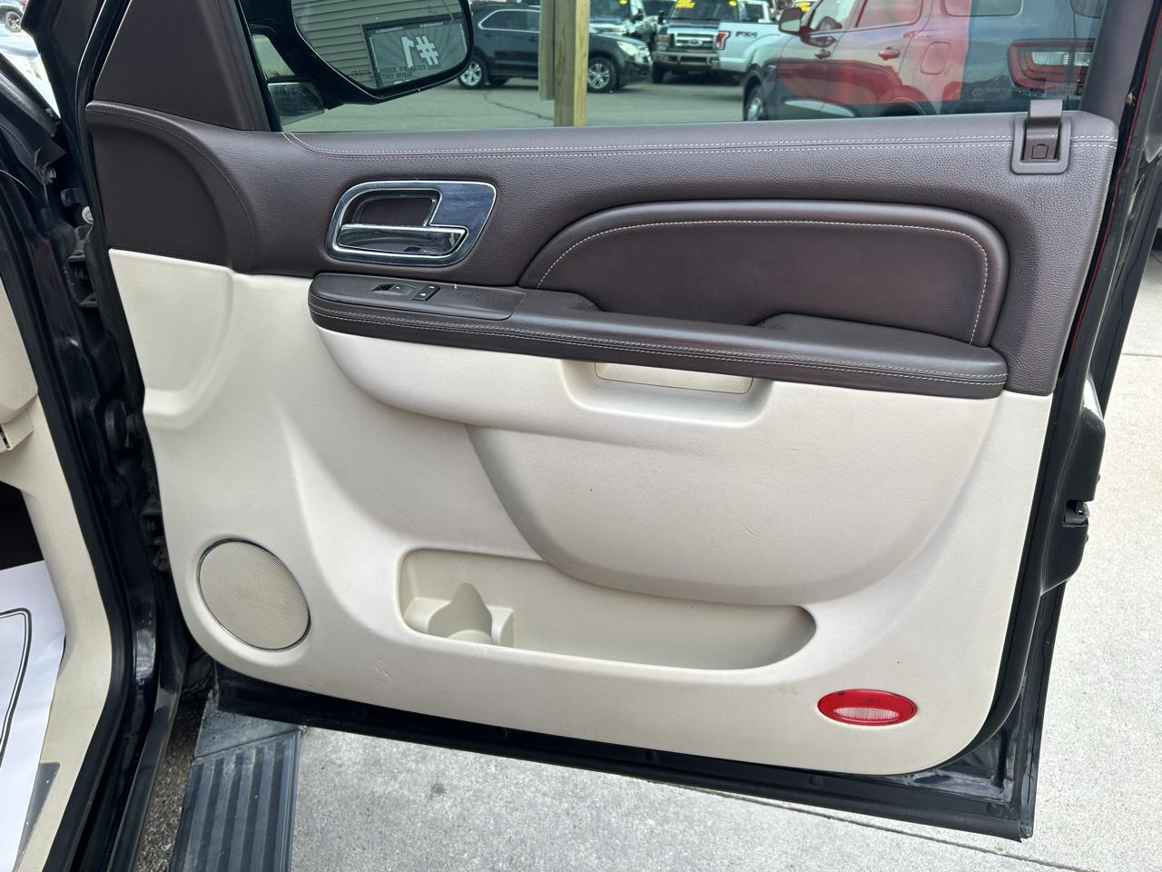 Cadillac Escalade ESV AWD 4dr Platinum Edition 2011