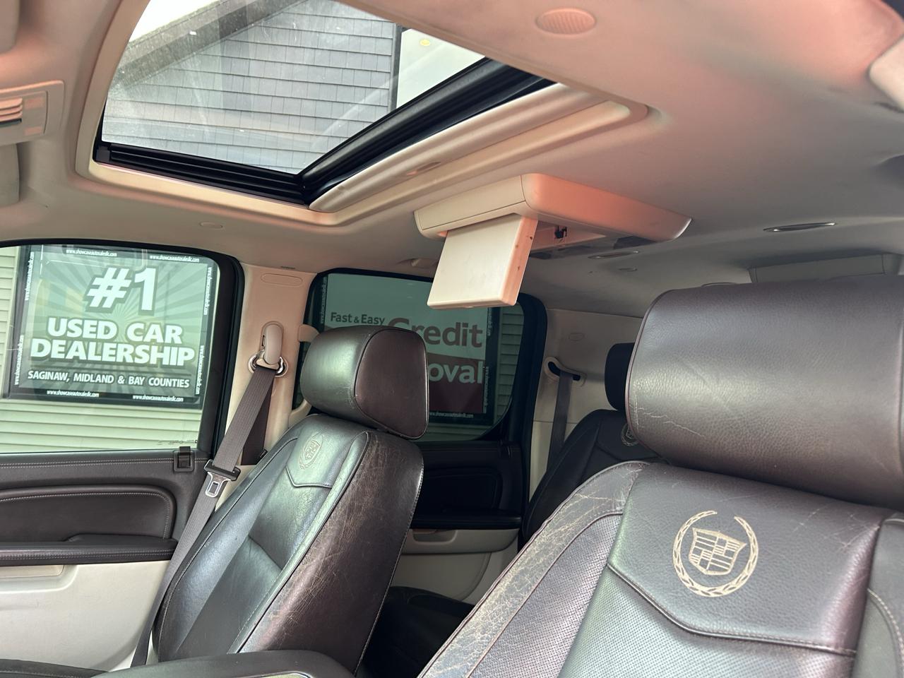 Cadillac Escalade ESV AWD 4dr Platinum Edition 2011
