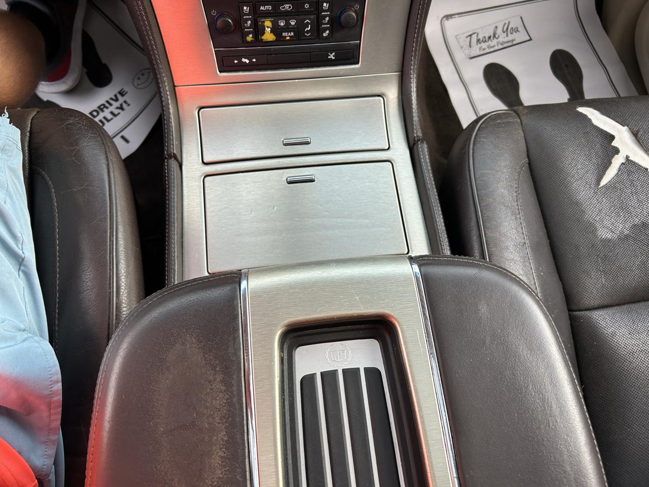 Cadillac Escalade ESV AWD 4dr Platinum Edition 2011