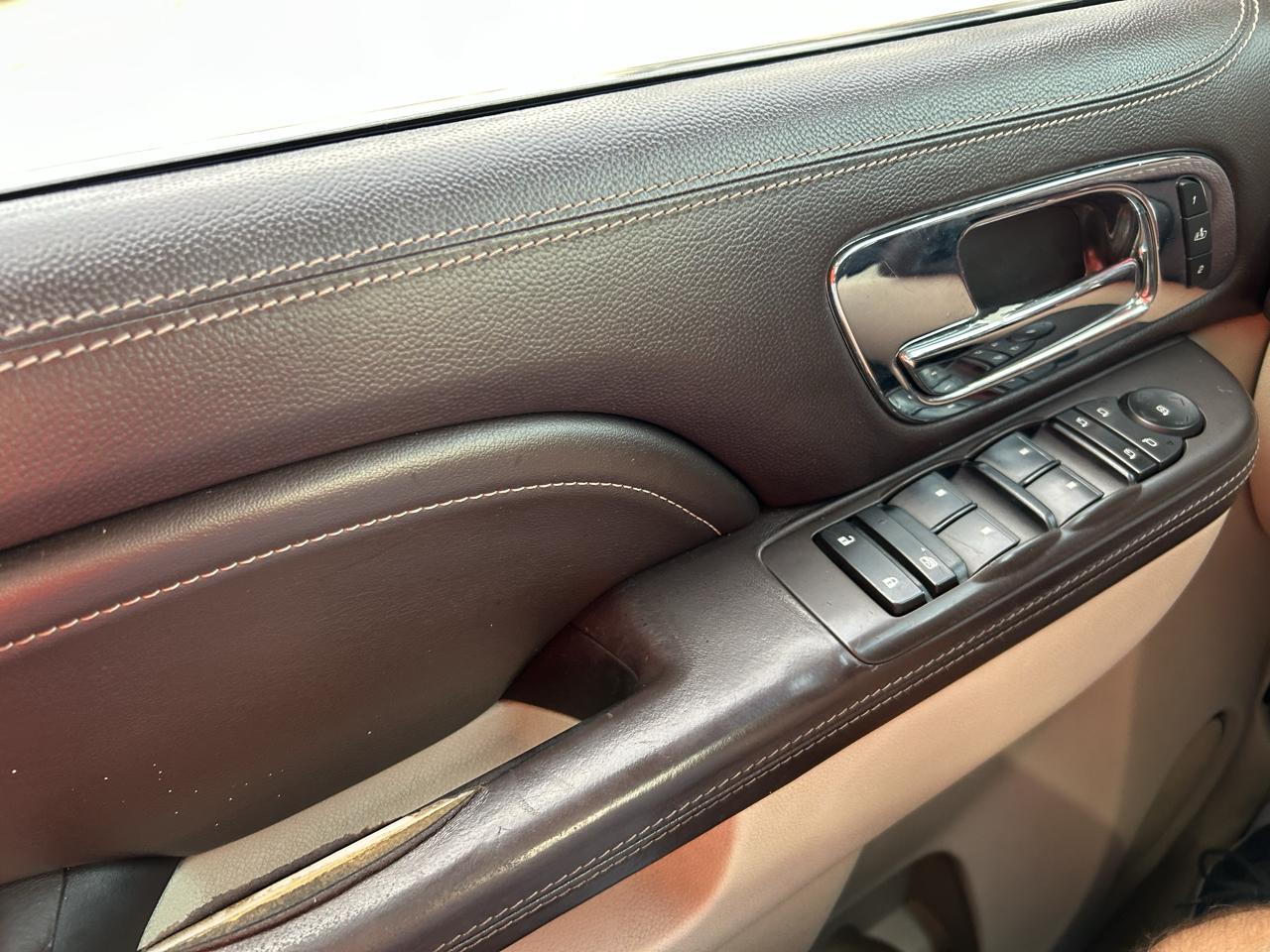 Cadillac Escalade ESV AWD 4dr Platinum Edition 2011