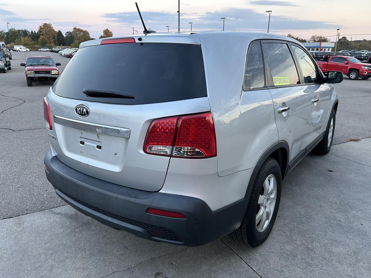 Kia Sorento 2WD 4dr I4 Base 2011