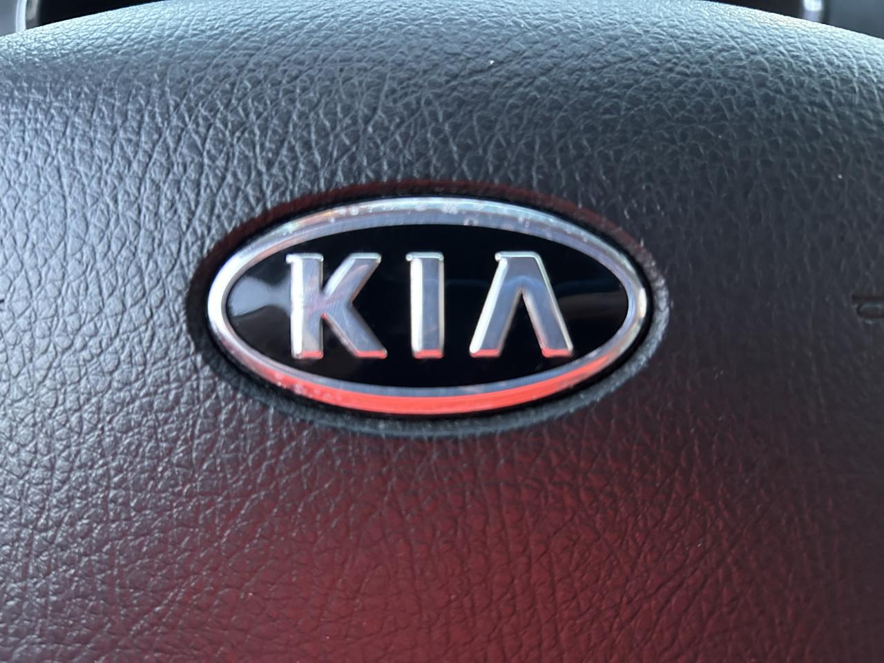 Kia Sorento 2WD 4dr I4 Base 2011