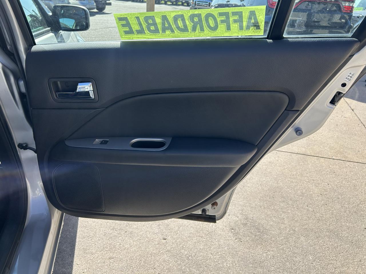 Ford Fusion 4dr Sdn SEL FWD 2010