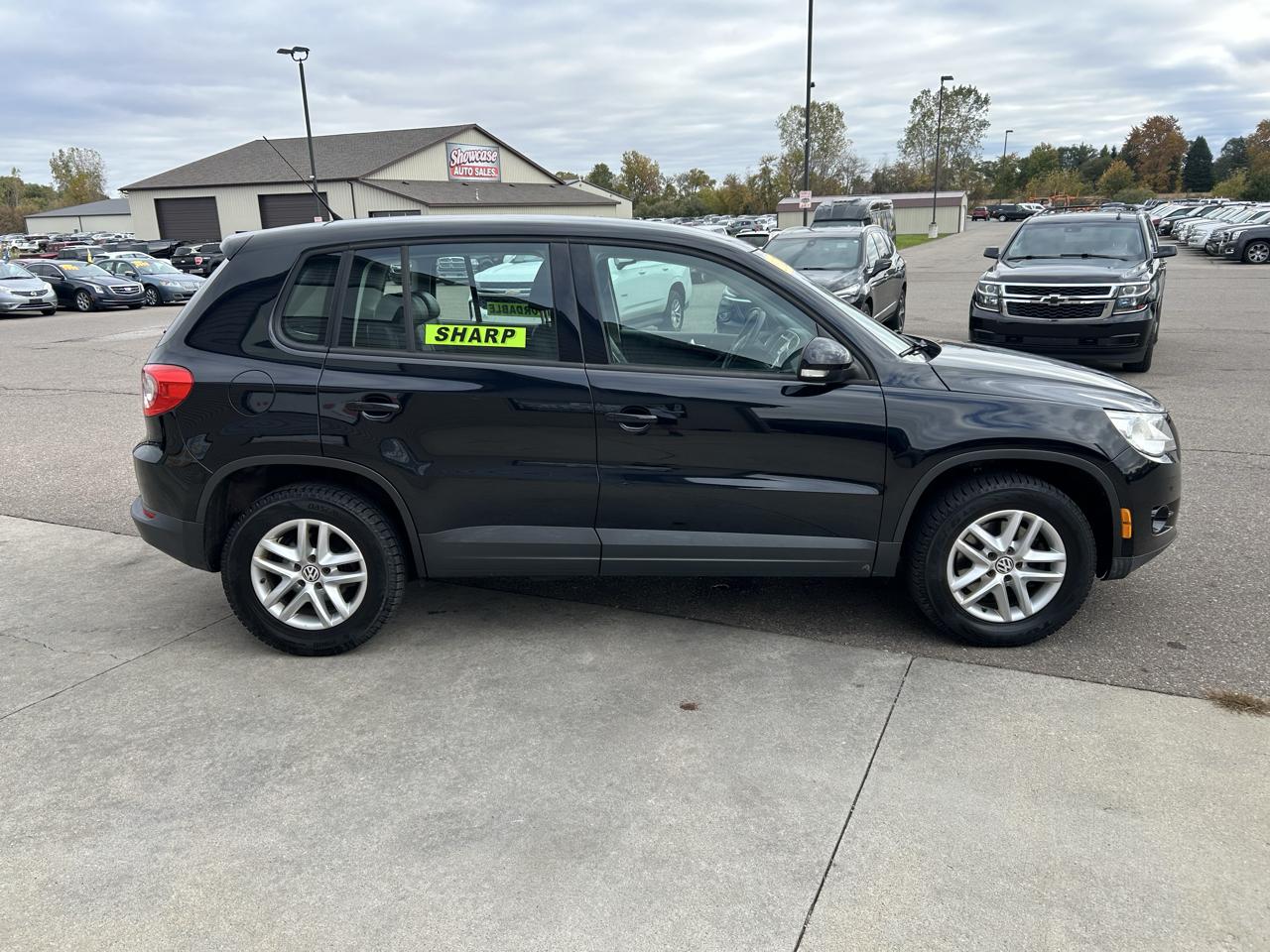 Volkswagen Tiguan 4WD 4dr S 4Motion 2011