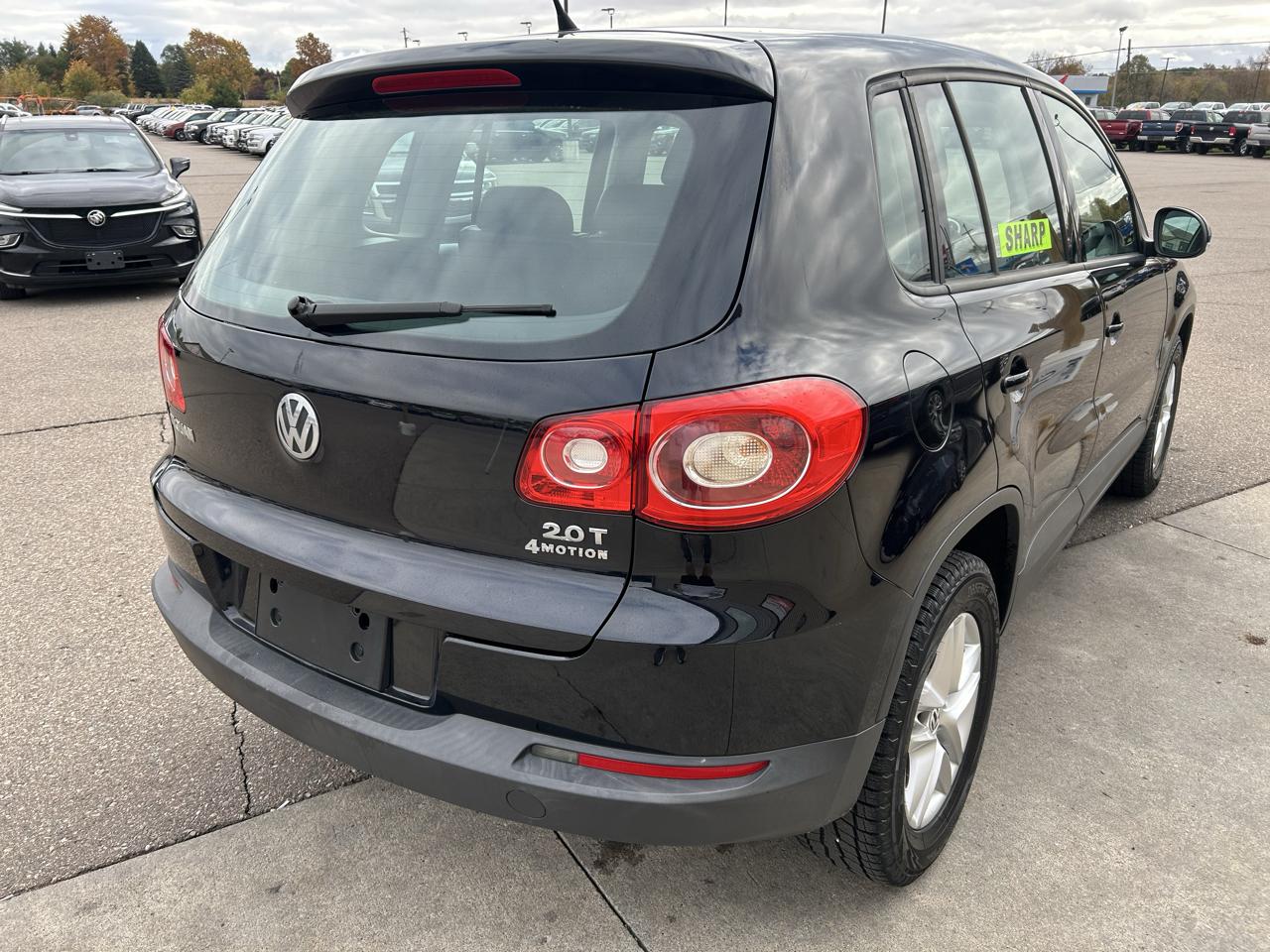 Volkswagen Tiguan 4WD 4dr S 4Motion 2011