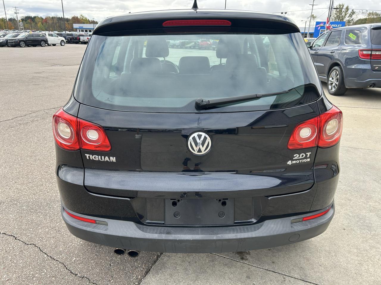 Volkswagen Tiguan 4WD 4dr S 4Motion 2011