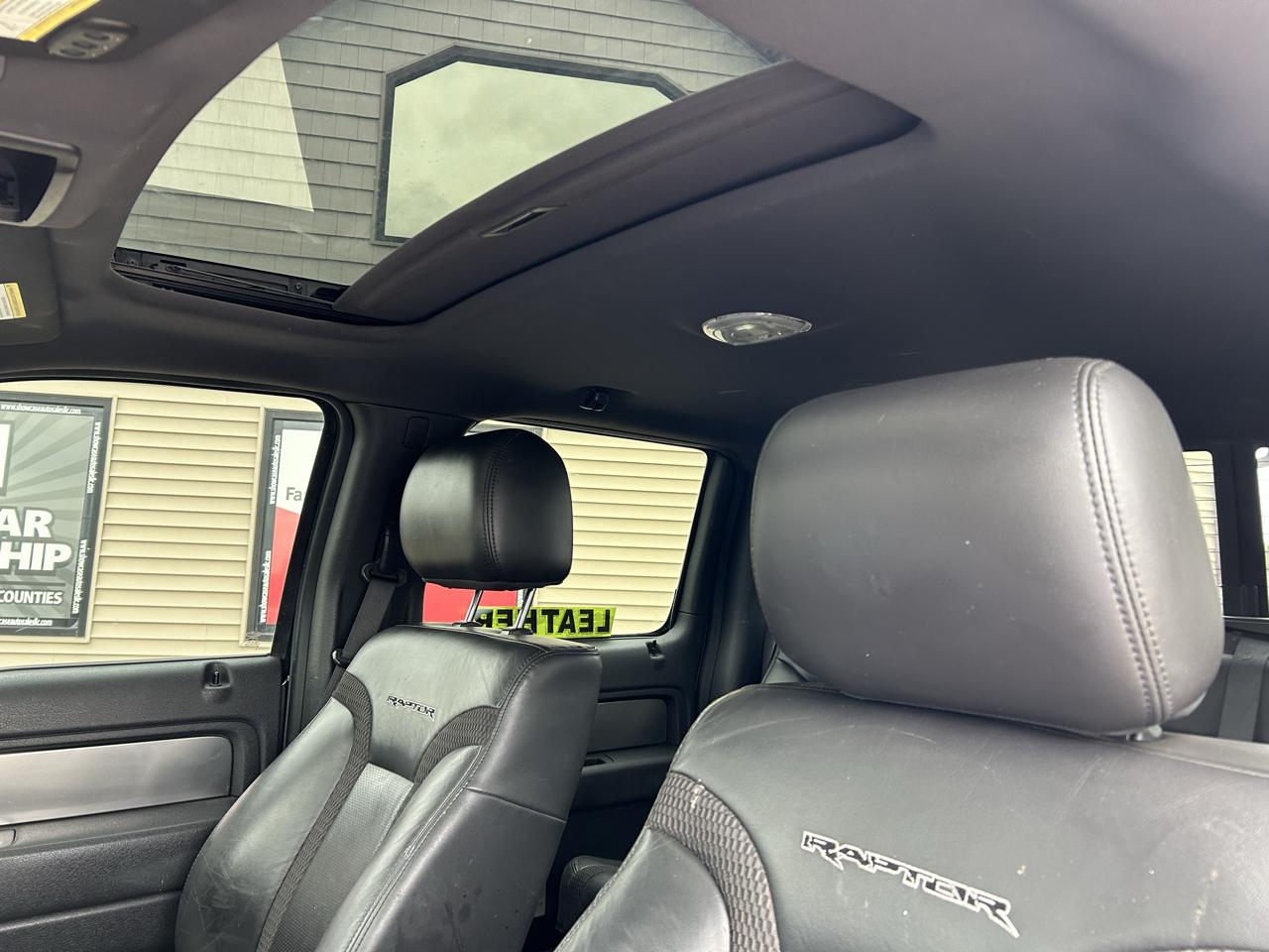 Ford F-150 4WD SuperCrew 145" SVT Raptor 2012