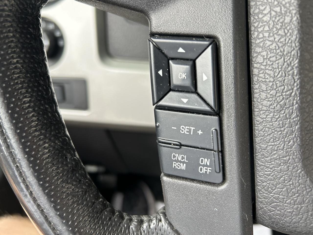 Ford F-150 4WD SuperCrew 145" SVT Raptor 2012