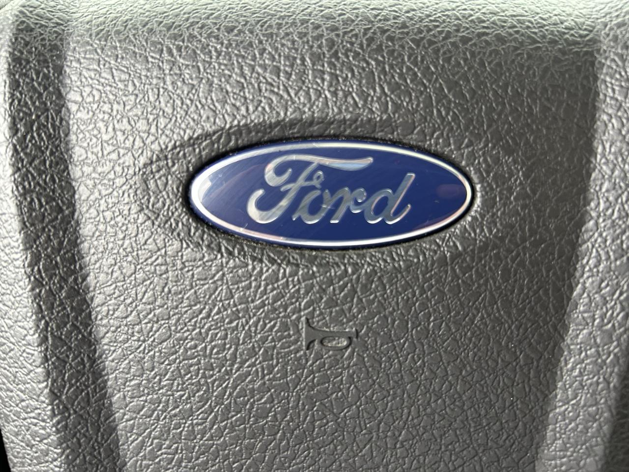 Ford F-150 4WD SuperCrew 145" SVT Raptor 2012