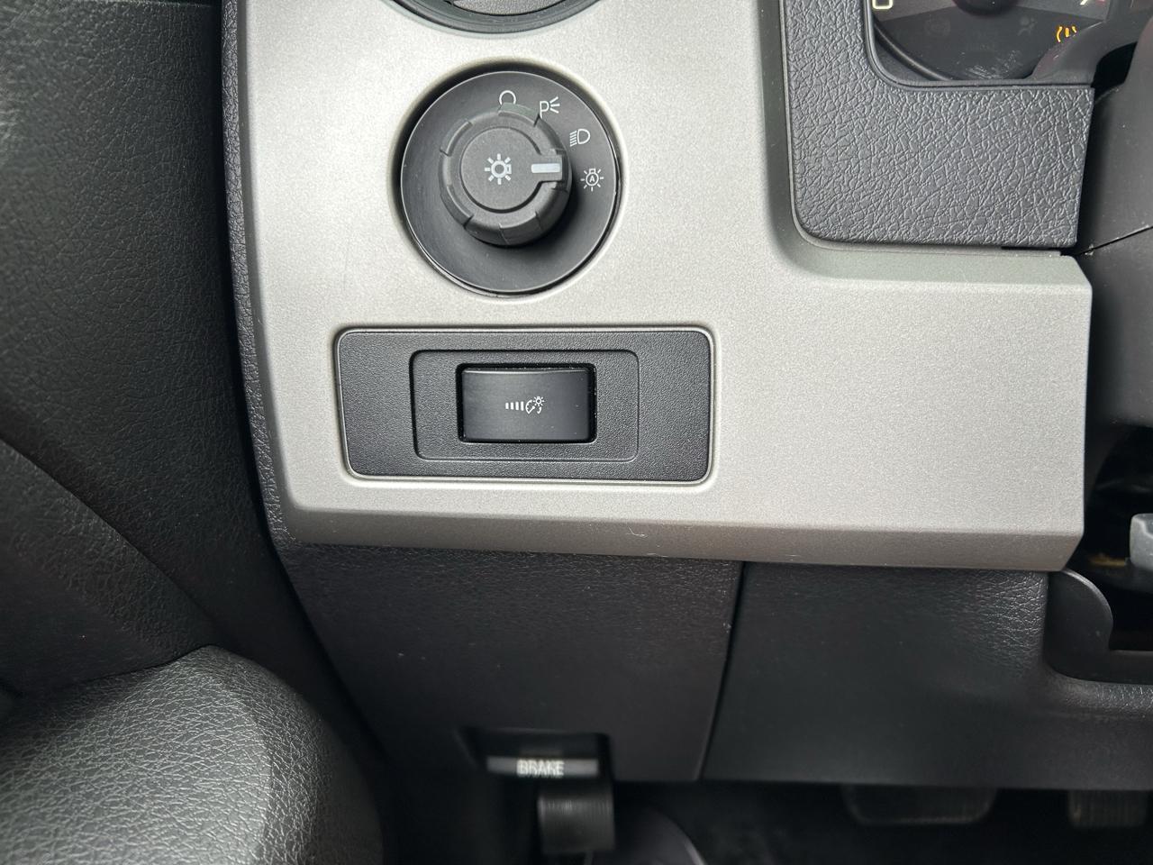 Ford F-150 4WD SuperCrew 145" SVT Raptor 2012
