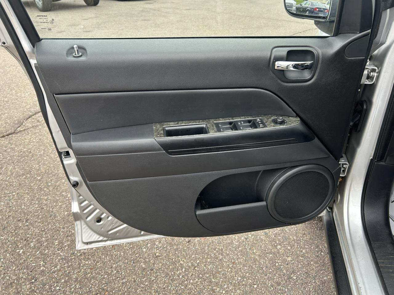 Jeep Compass 4WD 4dr Latitude 2011