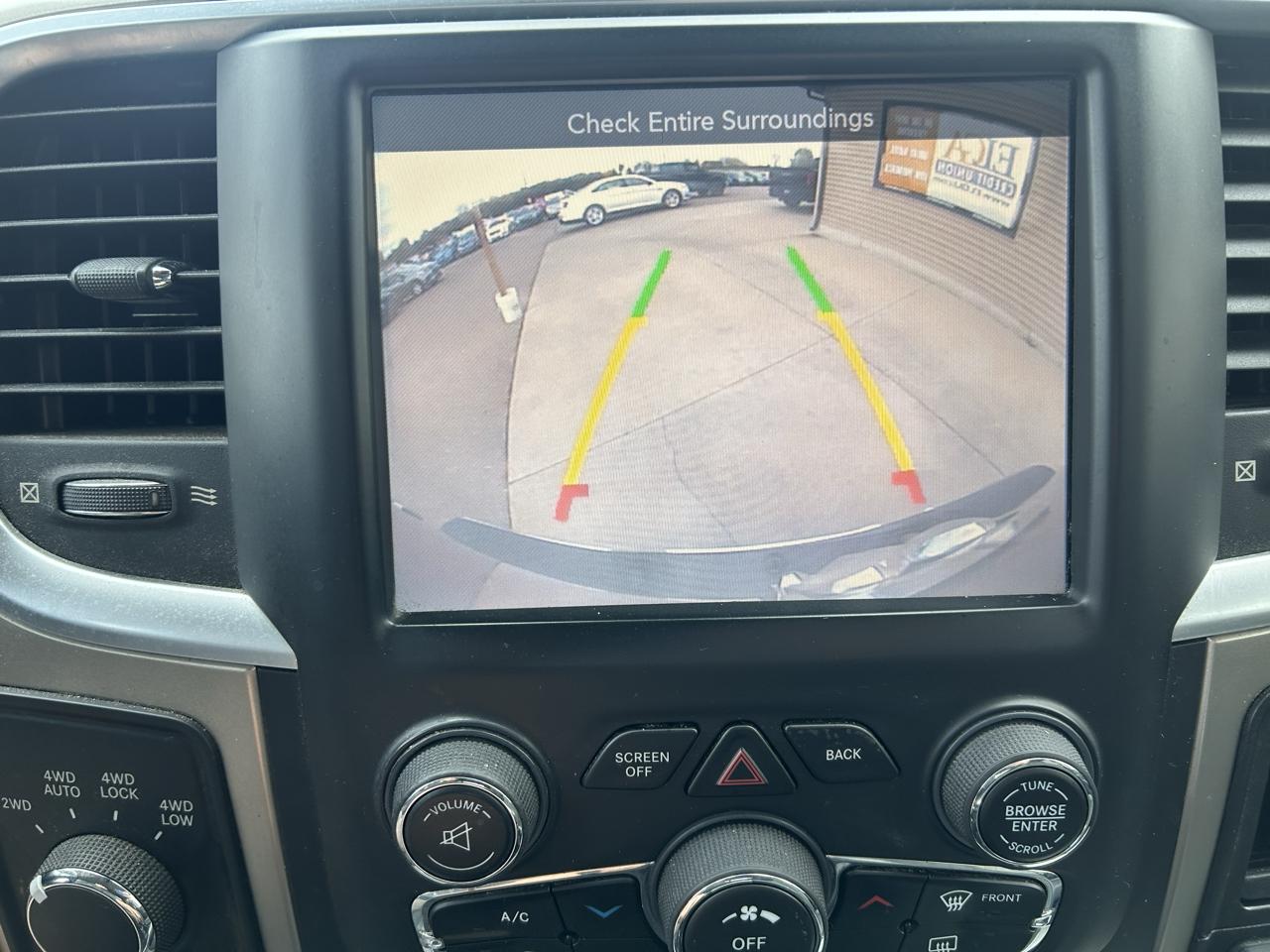 RAM 1500 4WD Crew Cab 140.5" Big Horn 2013