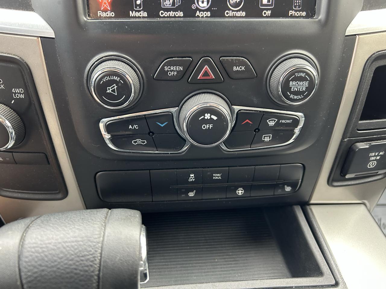 RAM 1500 4WD Crew Cab 140.5" Big Horn 2013