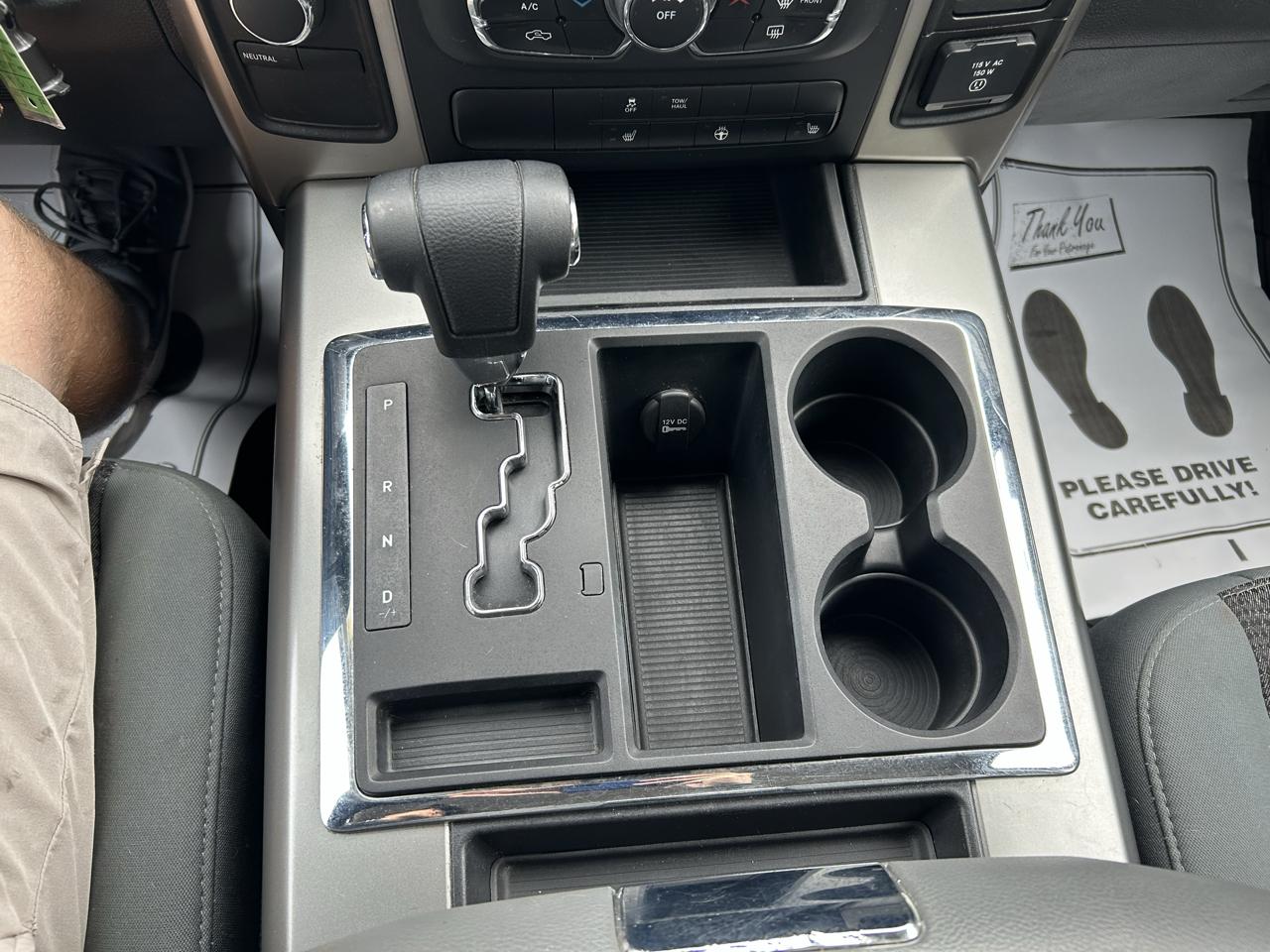 RAM 1500 4WD Crew Cab 140.5" Big Horn 2013