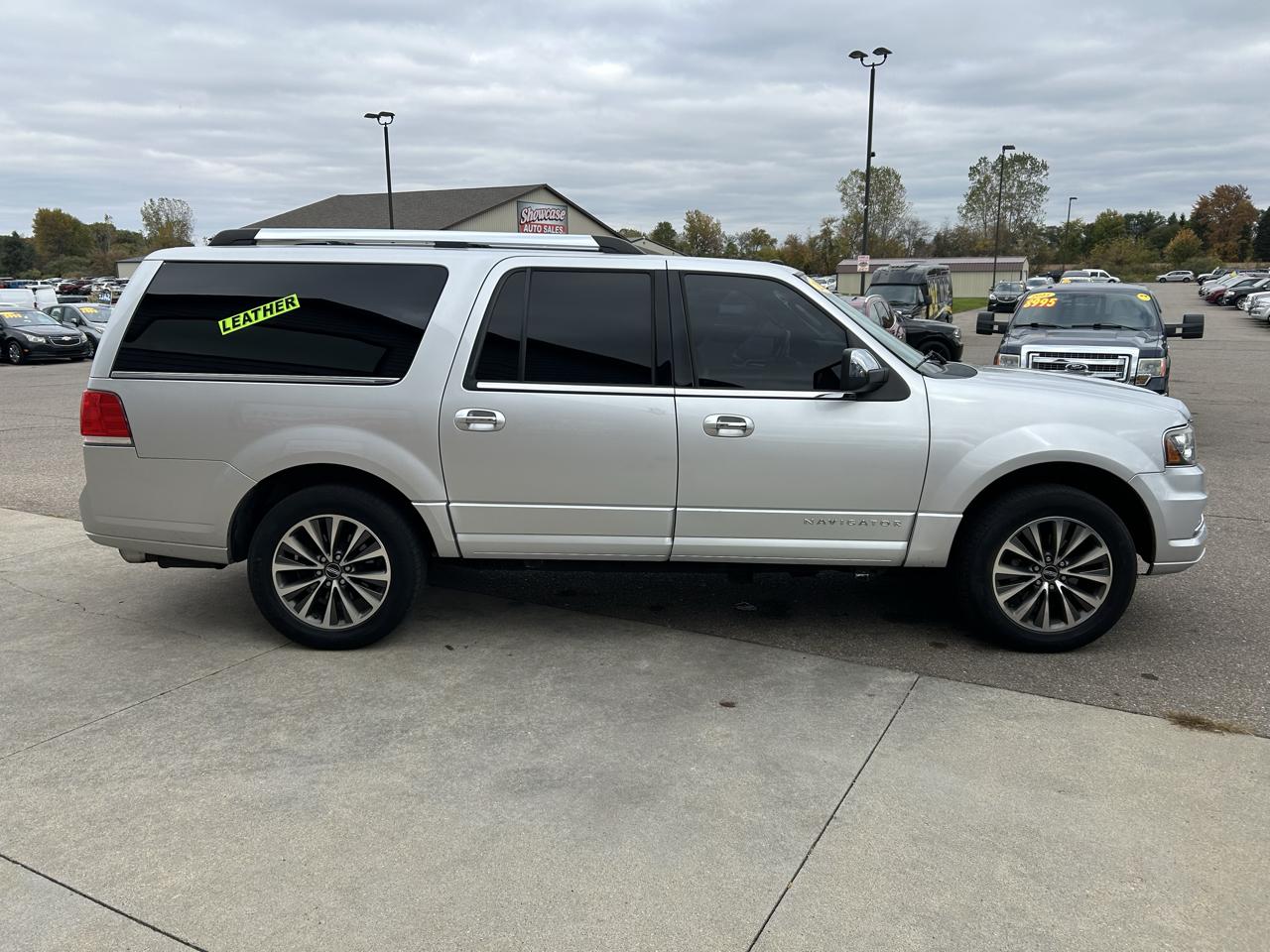 Lincoln Navigator L 2WD 4dr Select 2016
