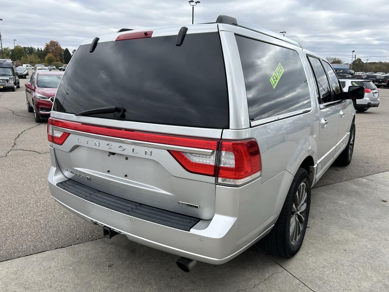Lincoln Navigator L 2WD 4dr Select 2016