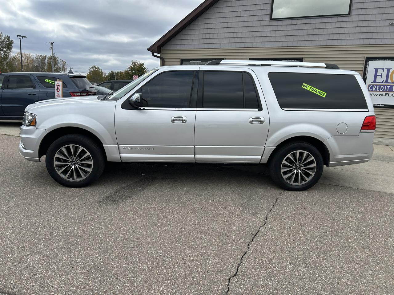 Lincoln Navigator L 2WD 4dr Select 2016