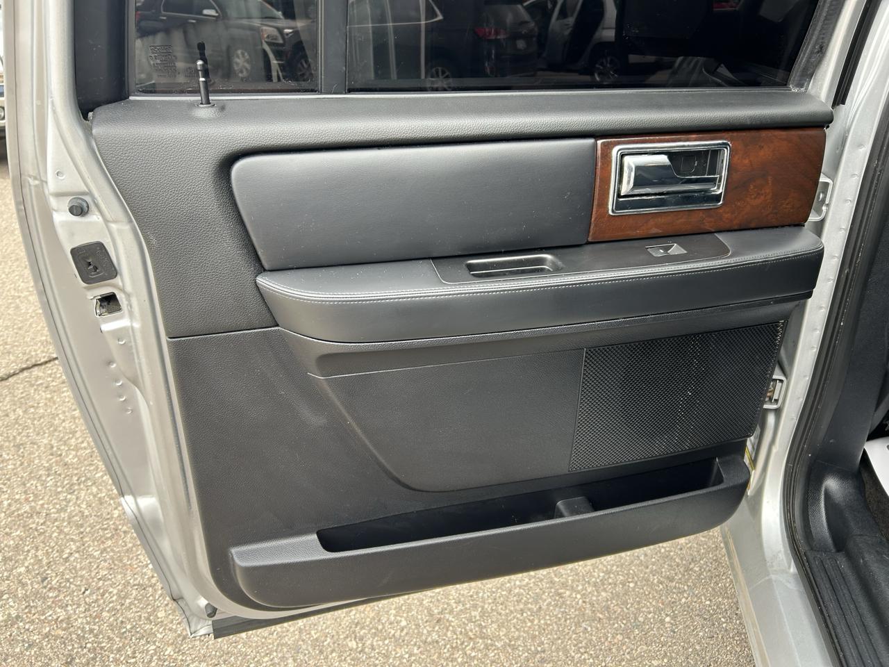 Lincoln Navigator L 2WD 4dr Select 2016