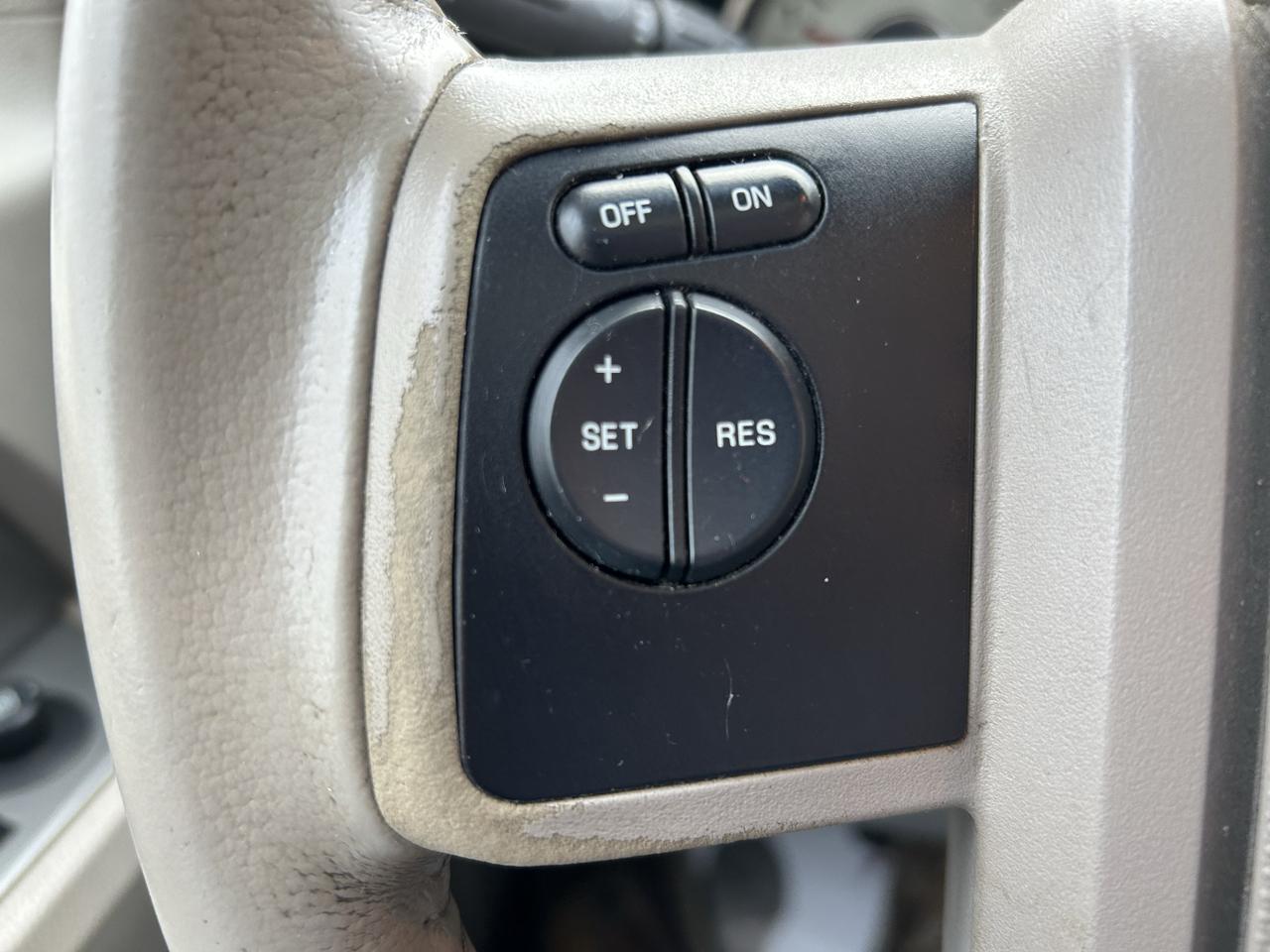 Ford Expedition 4WD 4dr King Ranch 2012