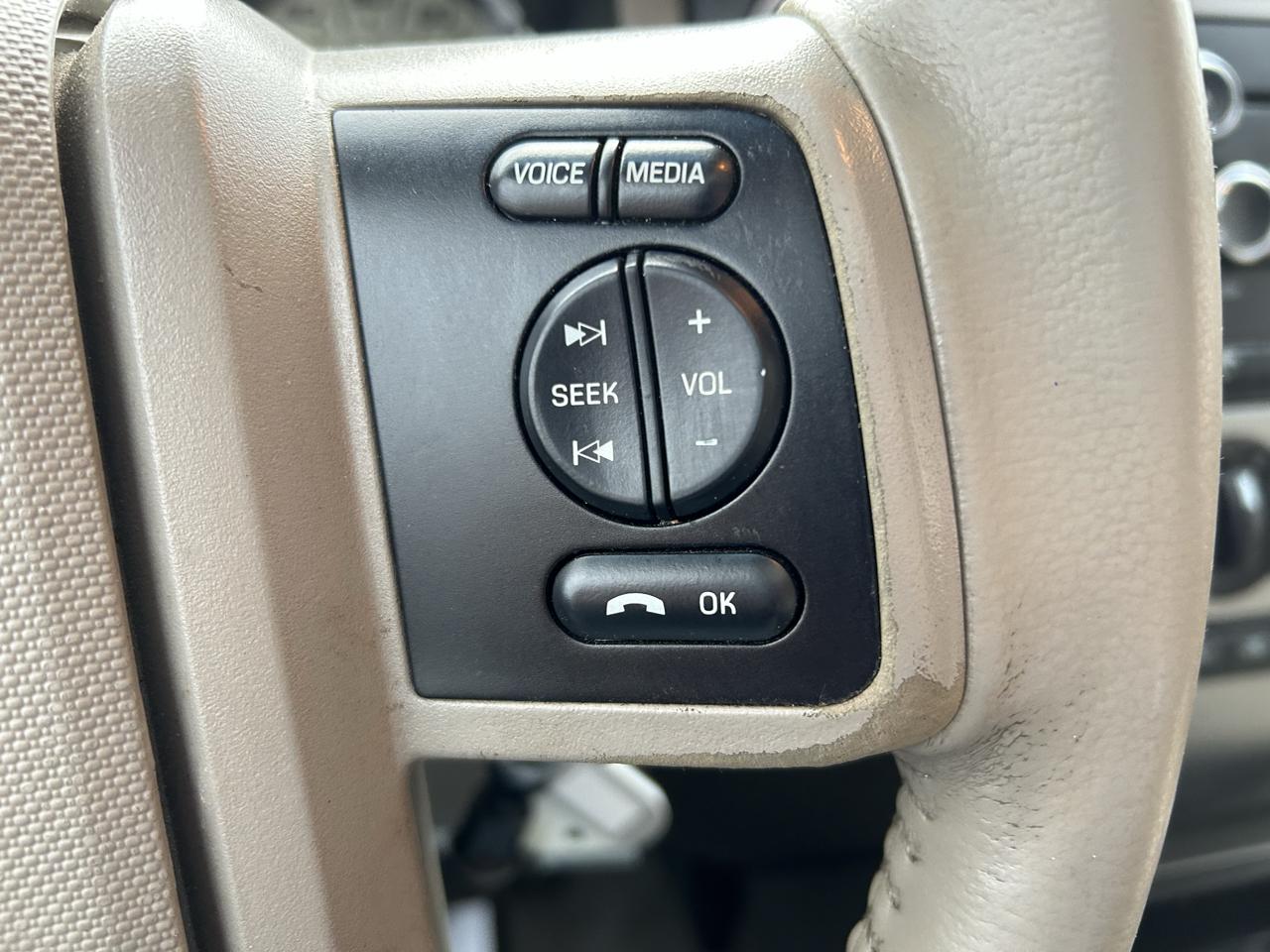 Ford Expedition 4WD 4dr King Ranch 2012