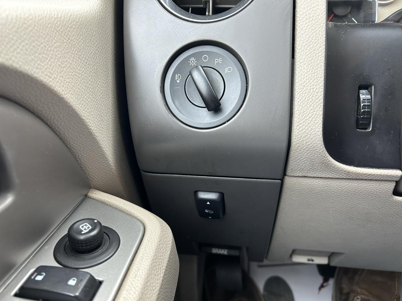 Ford Expedition 4WD 4dr King Ranch 2012