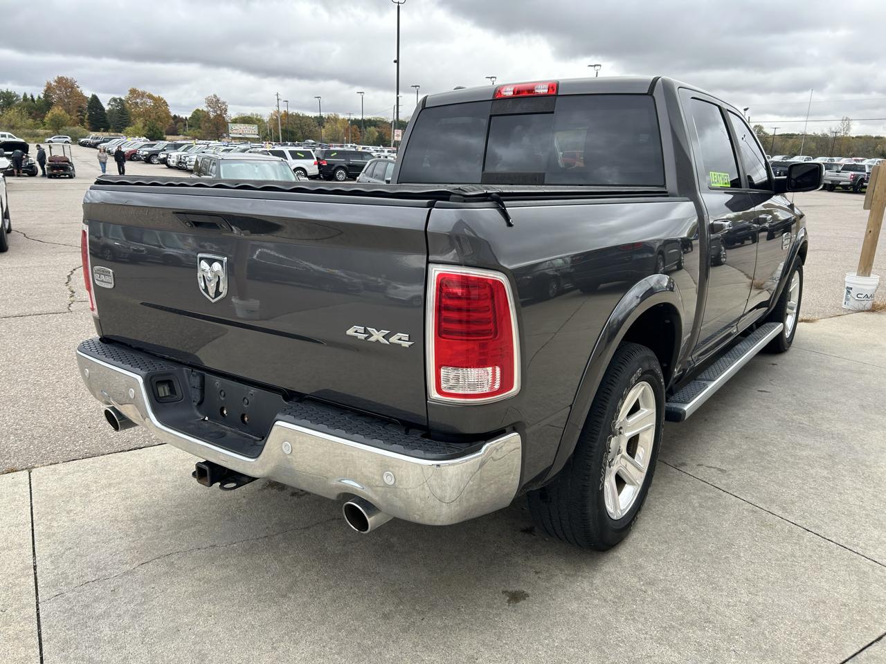 RAM 1500 4WD Crew Cab 140.5" Longhorn 2016