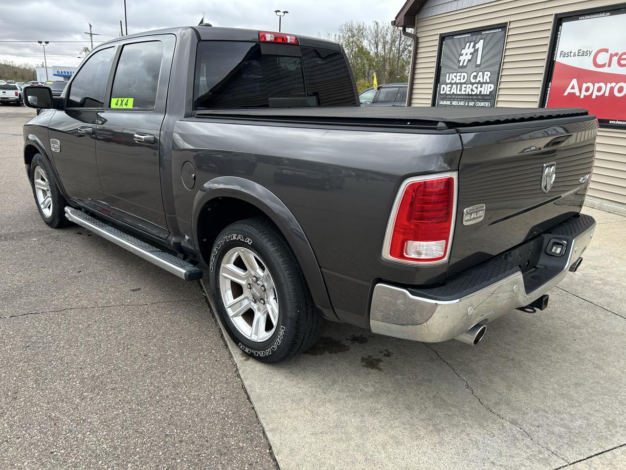 RAM 1500 4WD Crew Cab 140.5" Longhorn 2016