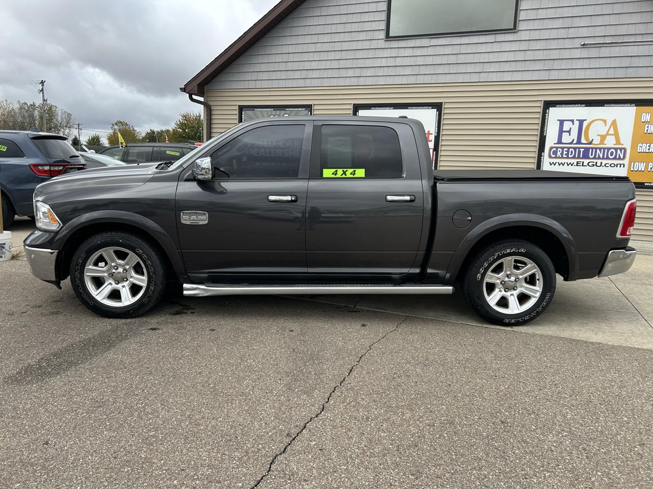 RAM 1500 4WD Crew Cab 140.5" Longhorn 2016