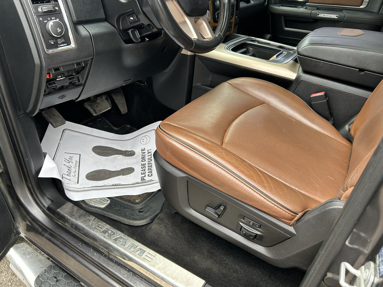 RAM 1500 4WD Crew Cab 140.5" Longhorn 2016