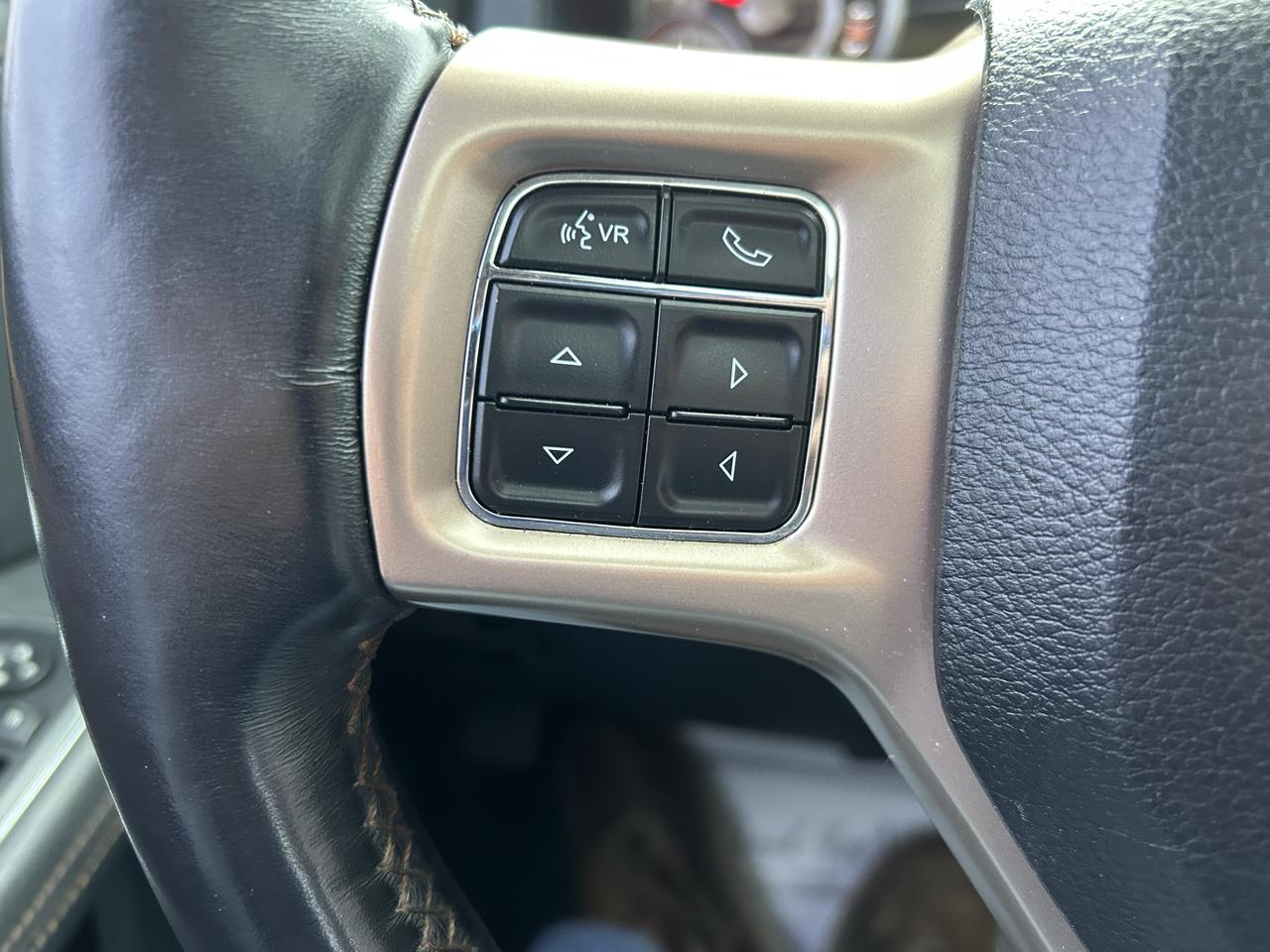 RAM 1500 4WD Crew Cab 140.5" Longhorn 2016