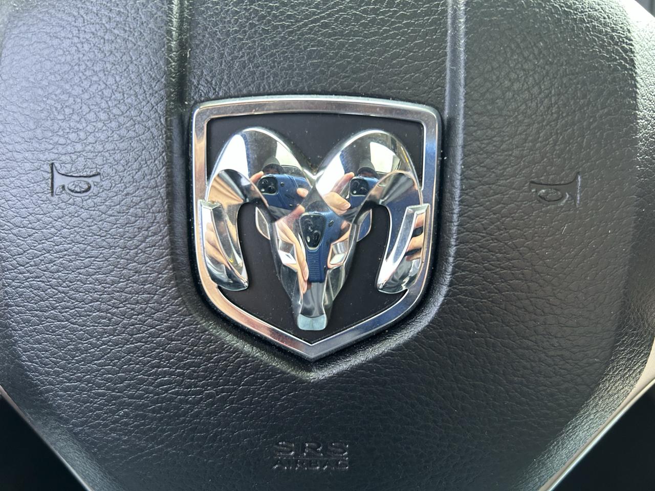 RAM 1500 4WD Crew Cab 140.5" Longhorn 2016