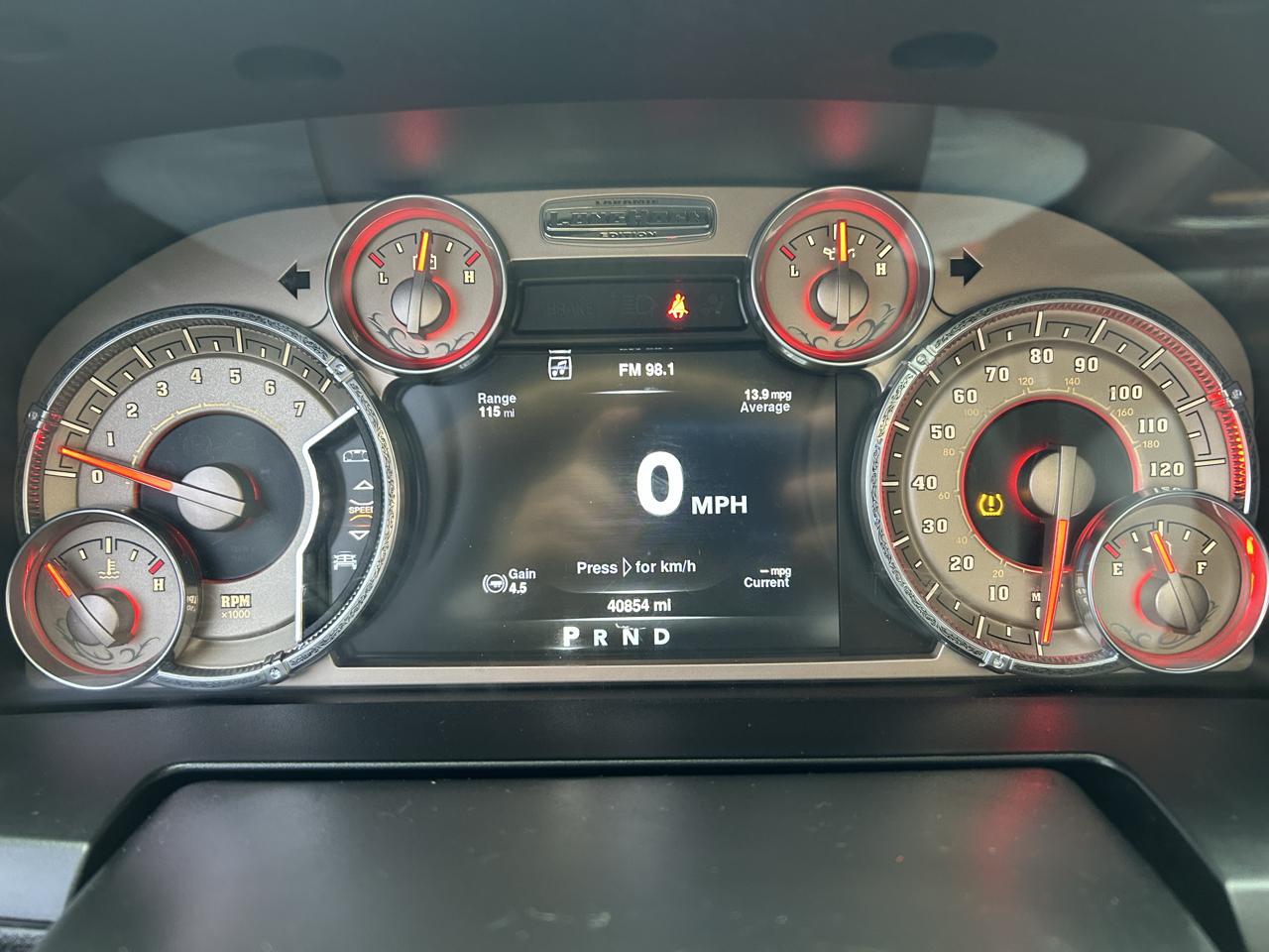 RAM 1500 4WD Crew Cab 140.5" Longhorn 2016