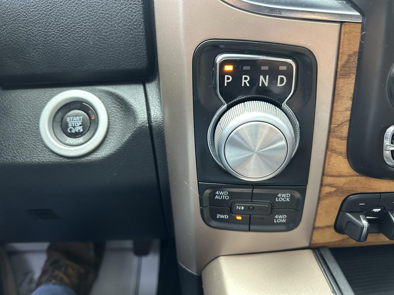 RAM 1500 4WD Crew Cab 140.5" Longhorn 2016