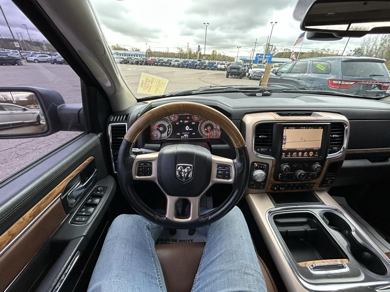 RAM 1500 4WD Crew Cab 140.5" Longhorn 2016