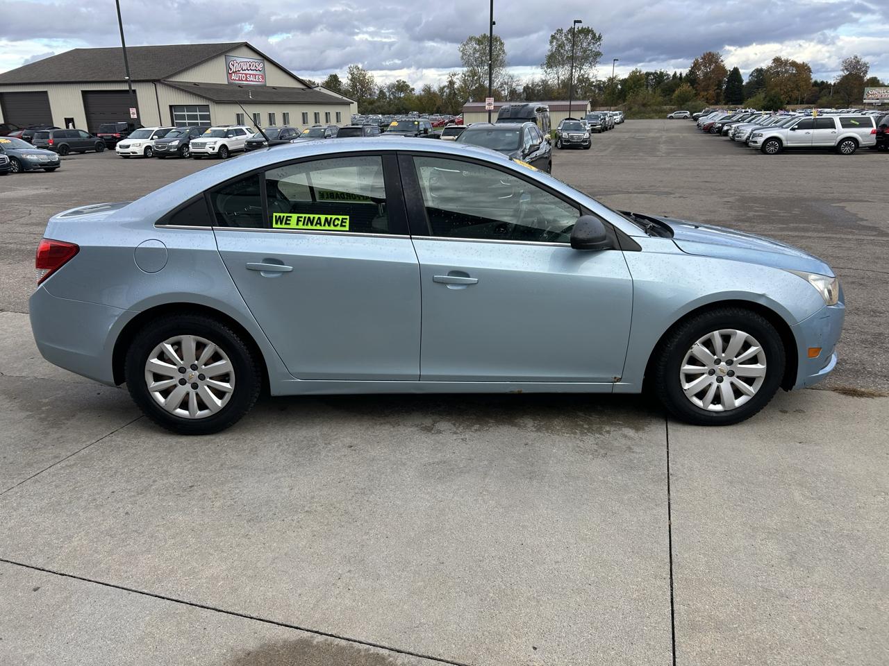 Chevrolet Cruze 4dr Sdn LS 2011