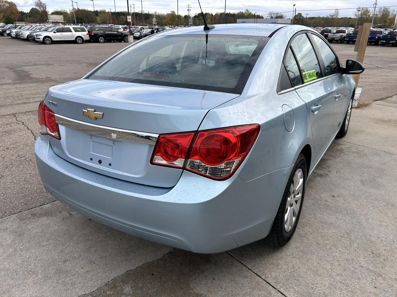 Chevrolet Cruze 4dr Sdn LS 2011