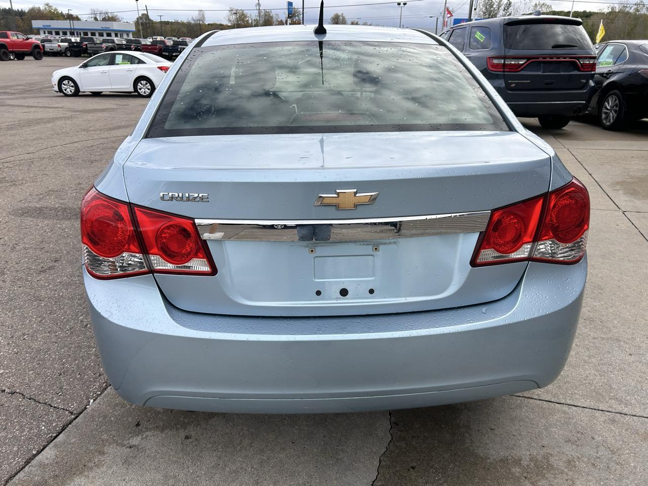 Chevrolet Cruze 4dr Sdn LS 2011