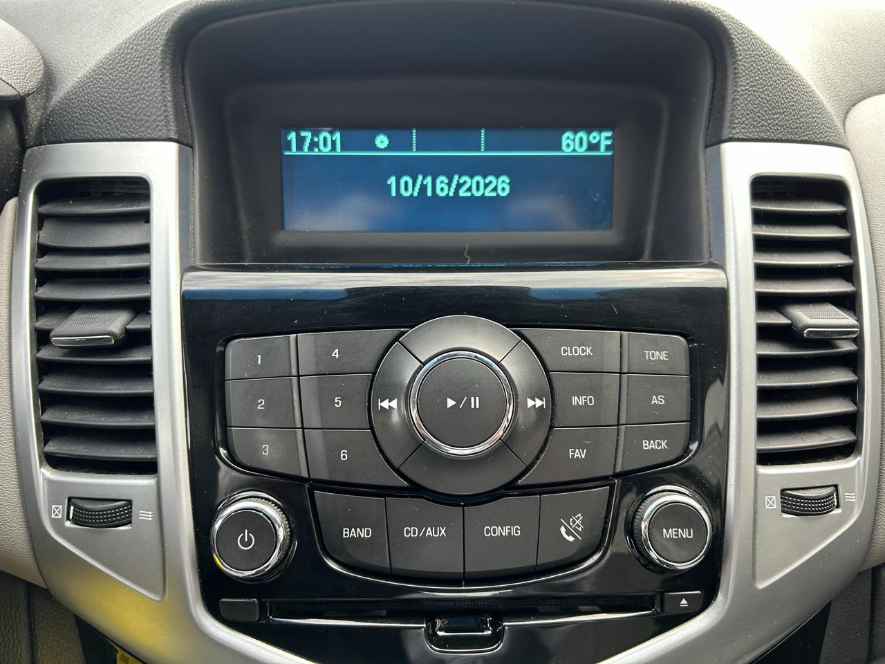 Chevrolet Cruze 4dr Sdn LS 2011